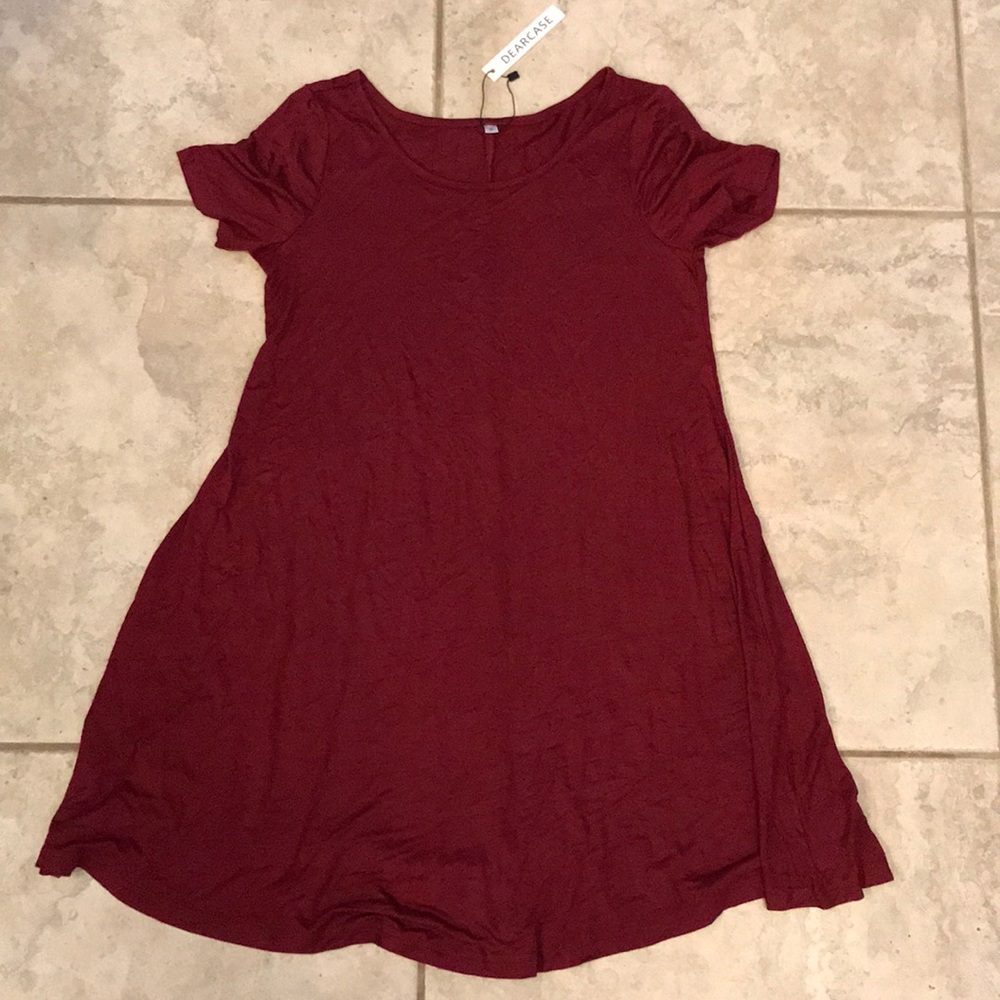 Women’s maroon dear case dress size small NWT